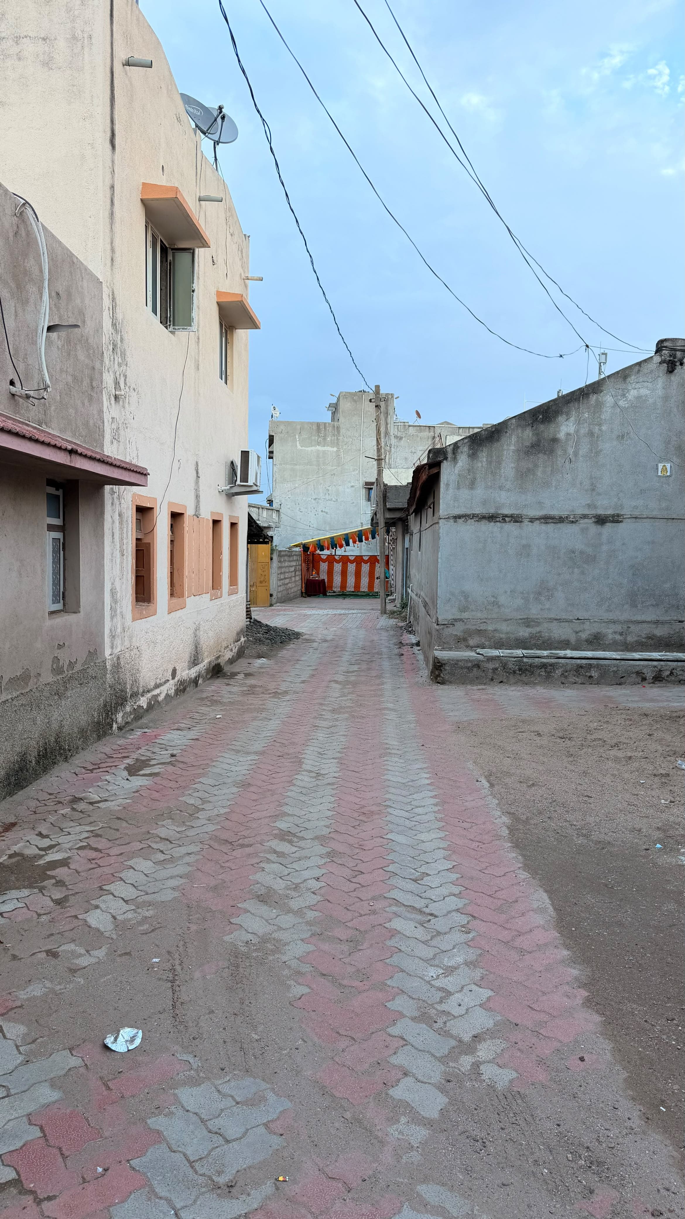 હઠૂભા વનુભા વાળી શેરીમાં બ્લોક