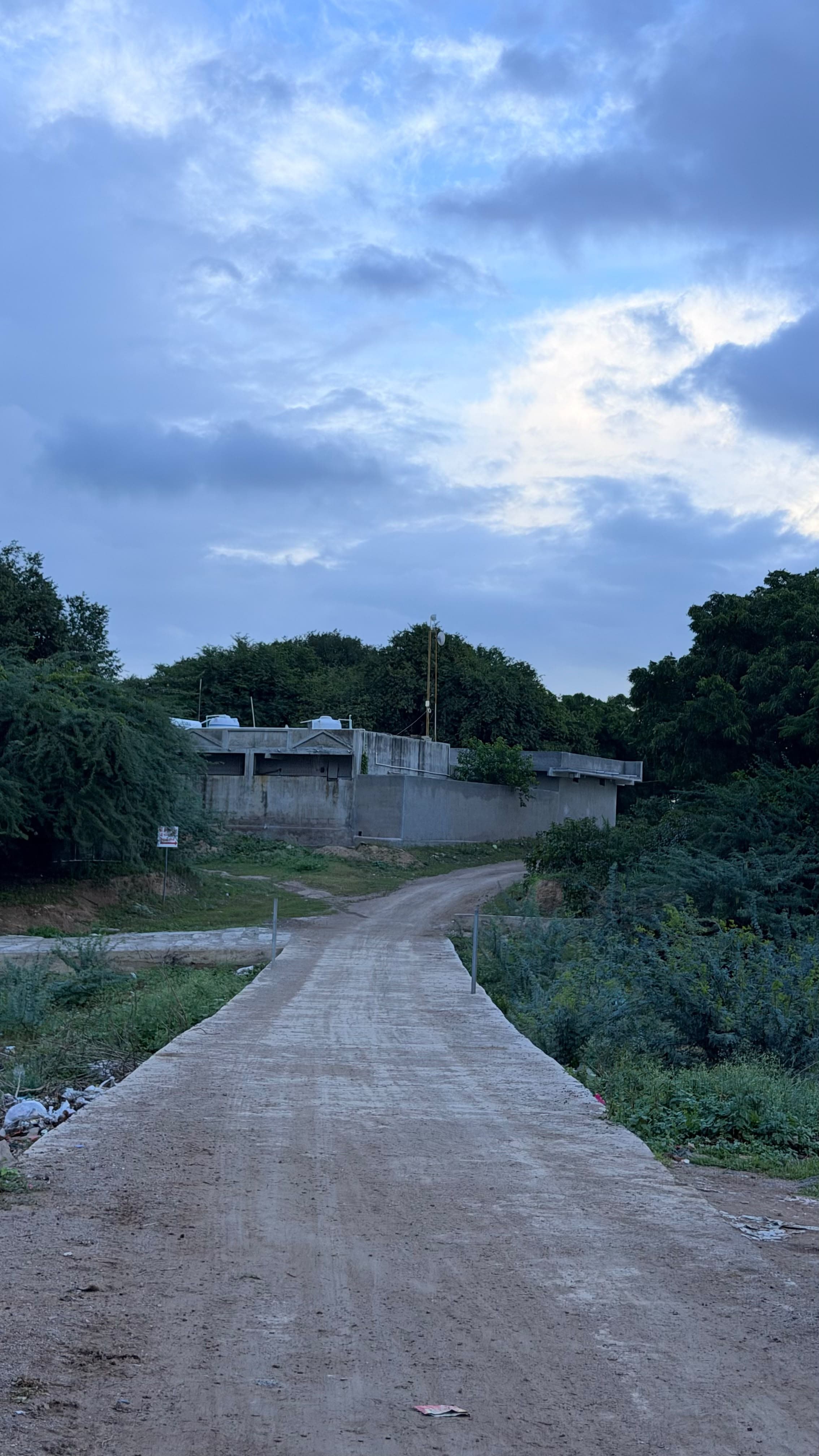 દરગાહ પાસે મોટો કોઝવે બ્રિજ